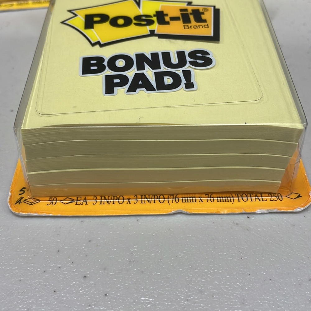 750 post it’s - Picture 2 of 3